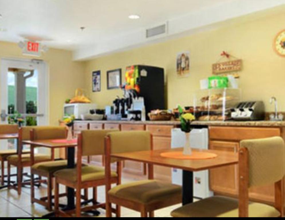 Microtel Inn & Suites Huntsville Restaurante foto